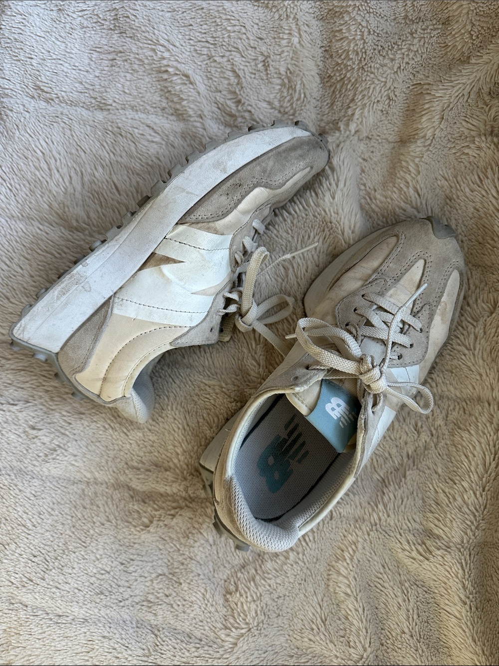 New Balance 327 Cream & Beige